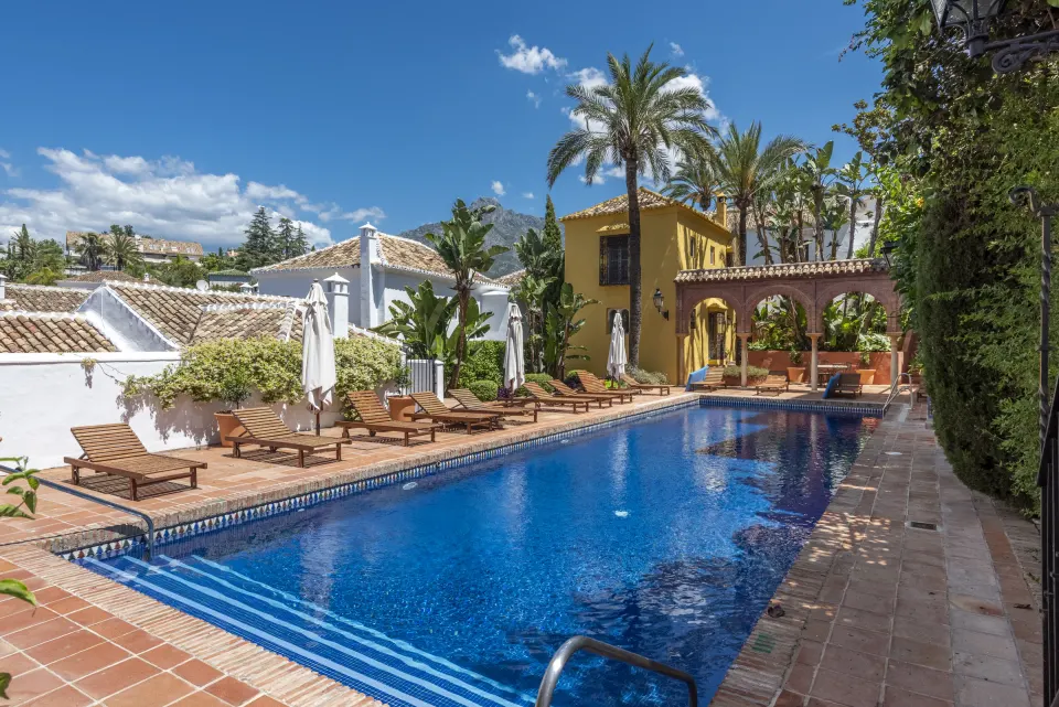 Casa Casares — Adosado en Lomas Pueblo