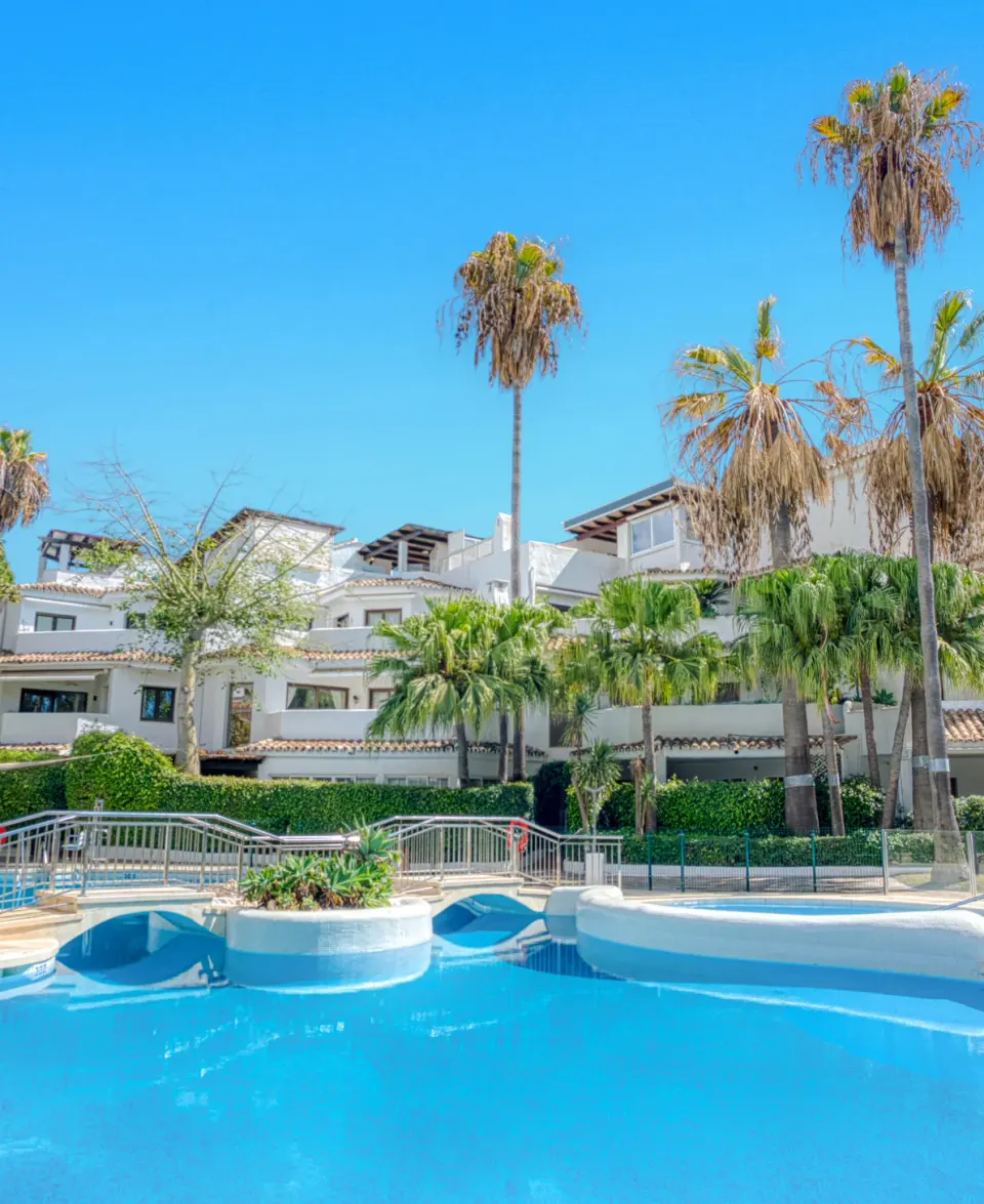 Golden Beach — Apartamento en Marbella