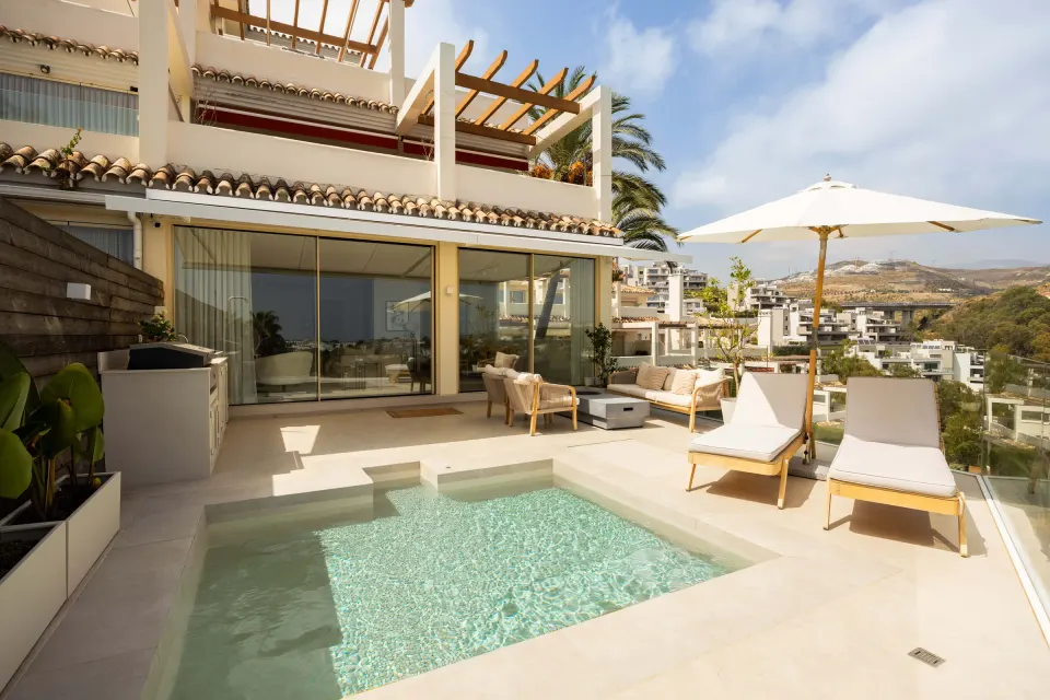 Les Belvederes — Apartamento en Nueva Andalucía