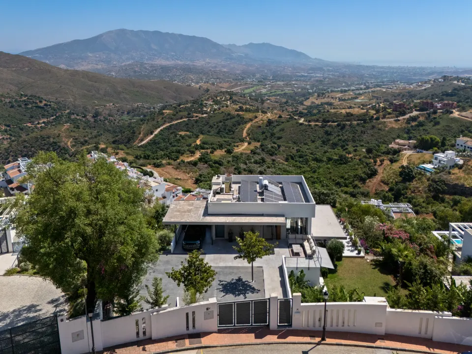 Villa La Mairena — Villa en Marbella East