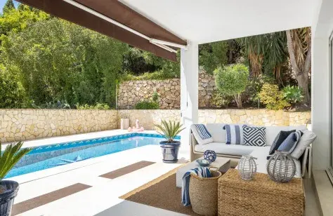 Covered lounge by the pool