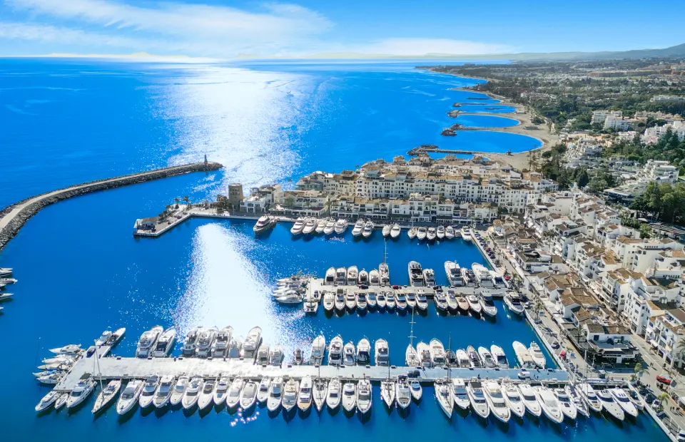 Benabola 209 — Ático en Puerto Banús