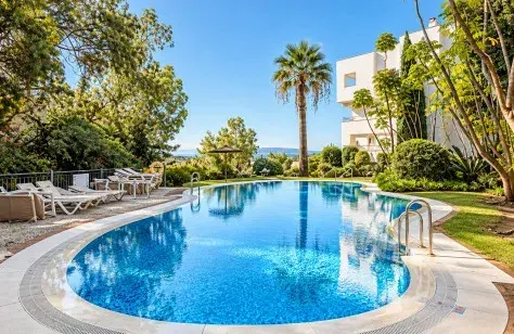 Apartamento de 2 dormitorios con vistas panorámicas y terraza de 23 m², La Quinta, Benahavís