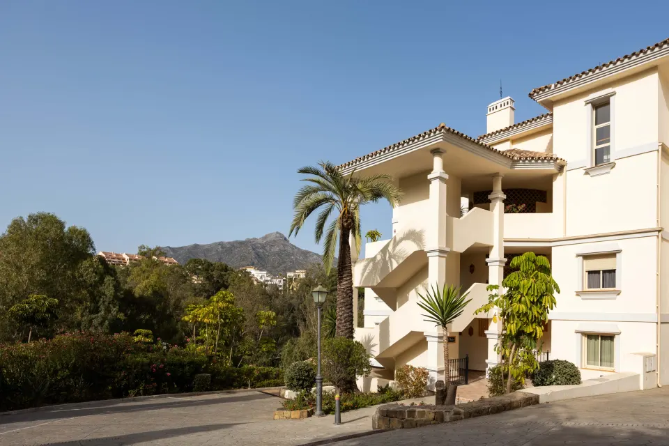 Alto Belvedere — Apartamento en Nueva Andalucía