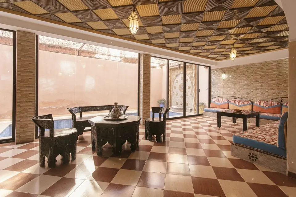 Riad con piscina interior cerca de la Medina, Marrakech