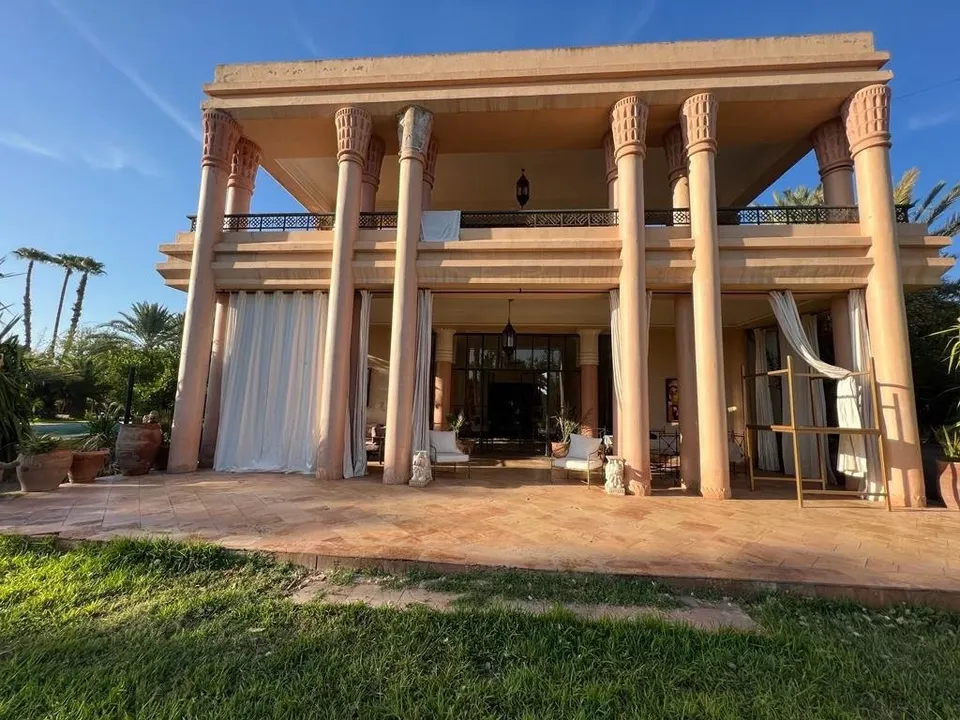 Villa con piscina y jardín de palmeras, Marrakech