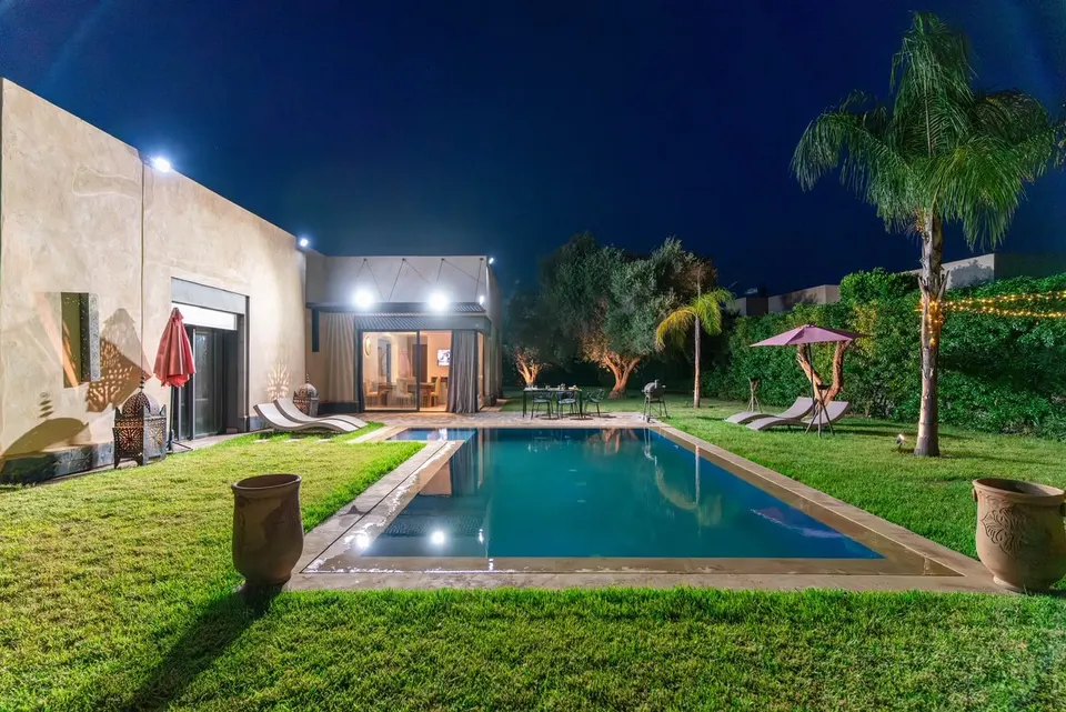 Villa con piscina privada climatizada en una residencia cerrada, Route de Fès, Marrakech