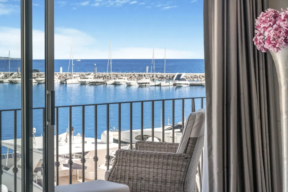 Benabola 209 — Ático en Puerto Banús